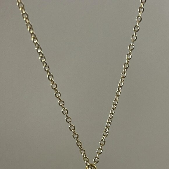 Gold tone child's necklace with faux pearl 14" - Picture 9 of 11